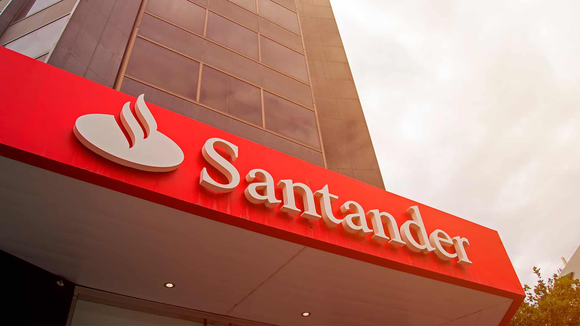 Santander Oferece 6 Mil Bolsas De Estudo Para Universitários