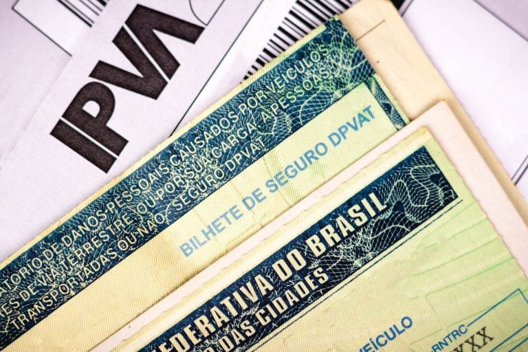 ALERTA! Detran emite comunicado geral sobre site falso do IPVA 2024 1 boleto ipva junto de crlv documento de carro e bilhete do seguro obrigatorio dpvat 1 768x512 1