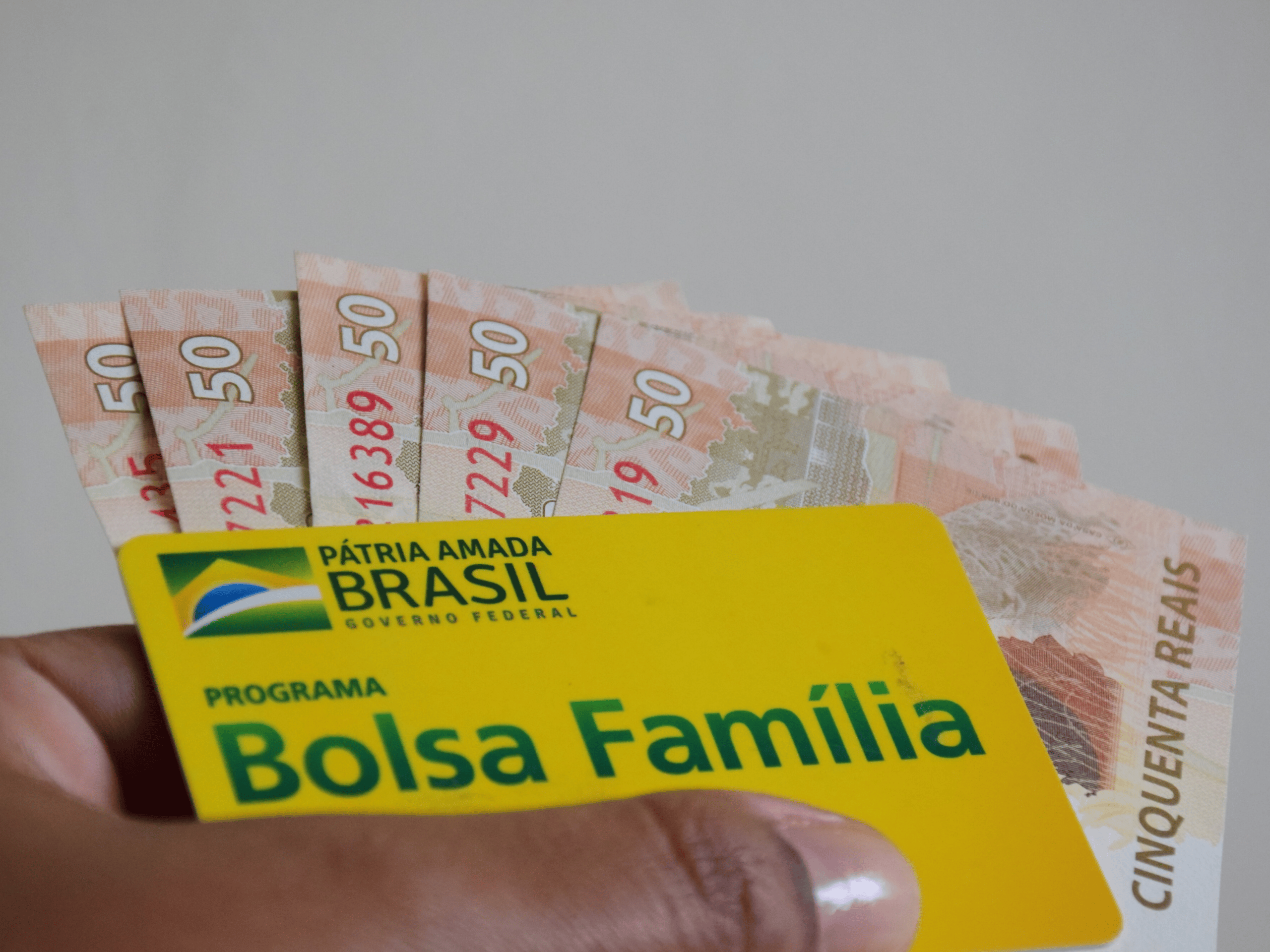 Consulta do Bolsa Família janeiro: Qual o aplicativo e o valor? 5 bolsa família