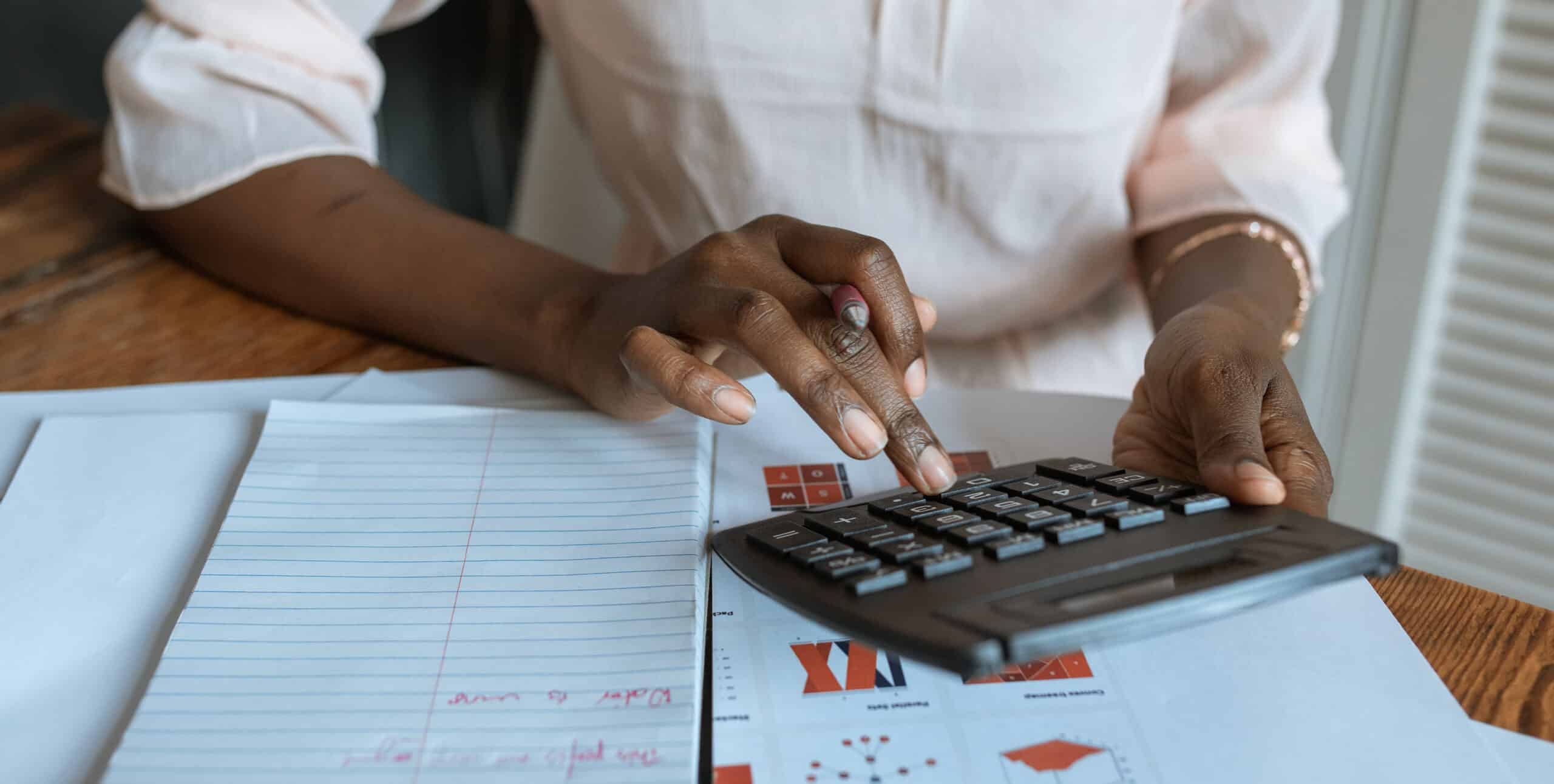 61a63e091b927b7b16c67b9c o impacto de contas a pagar e a receber na gestao escolar scaled