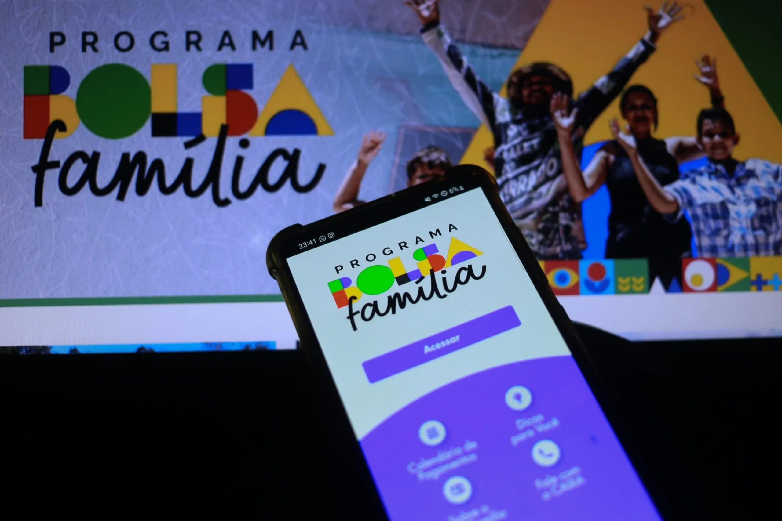 BOLSA FAMÍLIA ESTAVA LIBERADO E AGORA ESTÁ BLOQUEADO? VEJA O MOTIVO 11 bolsa familia aplicativo celular 1 scaled