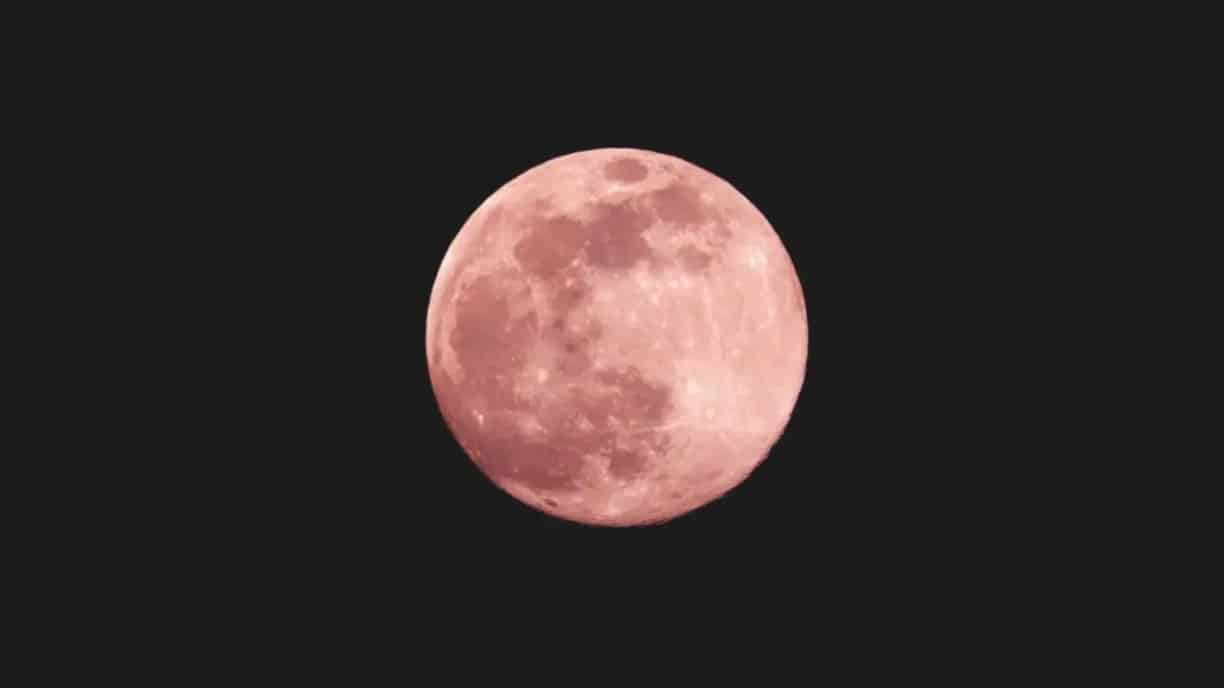 Entenda de onde vem o nome "Lua Rosa" e saiba quais as designações para