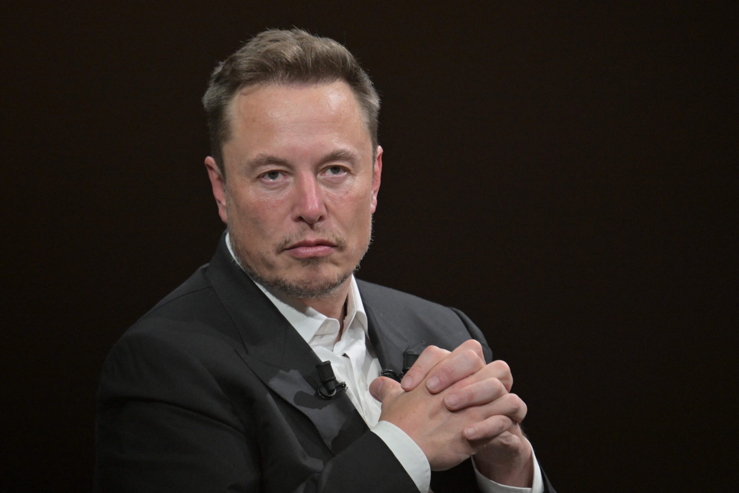 Elon Musk continua liderando com o X apos fracasso do Threads scaled
