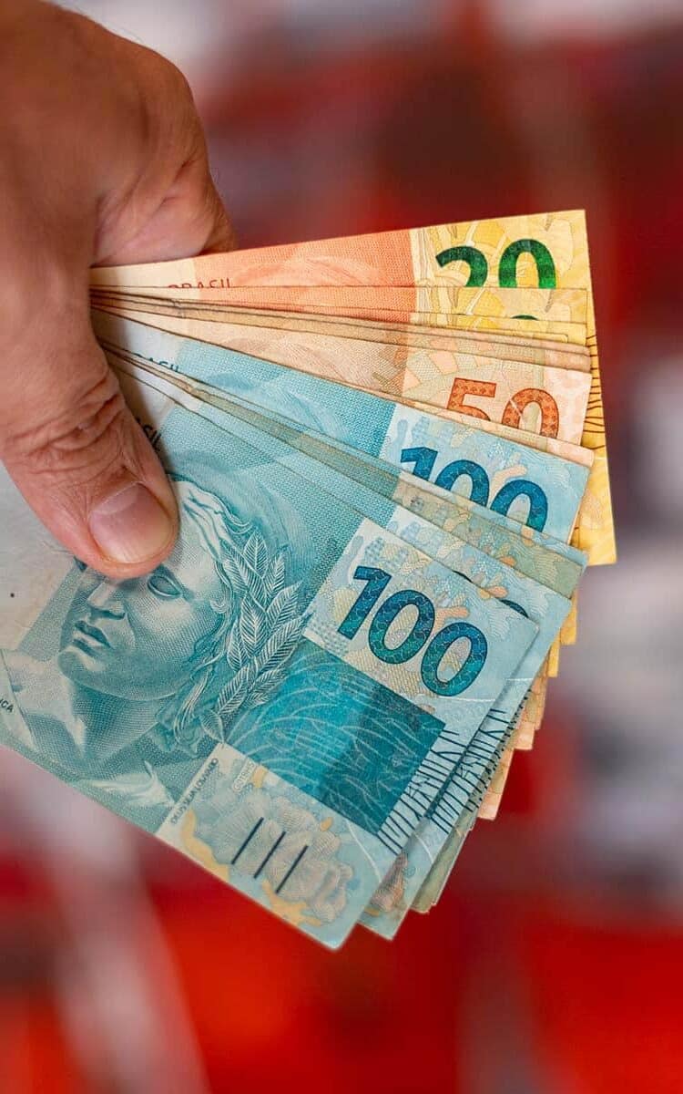 Brasileiros têm R$ 7,5 bilhões à espera de resgate no Banco Central