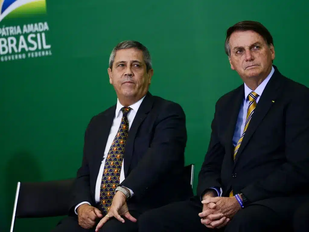 Bolsonaro e Braga Netto seguem inelegíveis até 2030 após decisão de Moraes