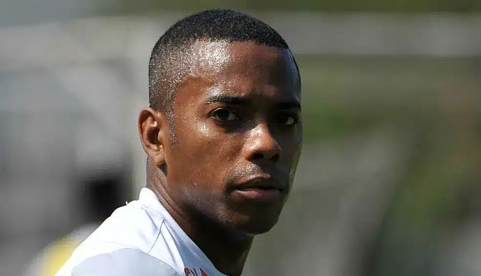 Robinho pode se aposentar? Jogador vive vida secreta na prisão