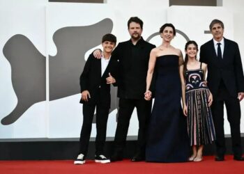 É preciso dar um jeito, meu amigo: significado da música de "Ainda Estou Aqui"