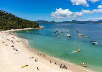 Já está pensando nas férias de julho? Veja quais são as melhores praias brasileiras neste período 1 Já está pensando nas férias de julho? Veja quais são as melhores praias brasileiras neste período