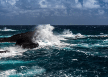 O que é a mancha no Oceano Atlântico que tem o poder de mudar o clima global?