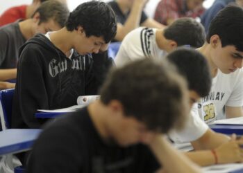 Concluí o ensino médio, ainda posso receber o Pé-de-Meia? 12 Concluí o ensino médio, ainda posso receber o Pé-de-Meia?