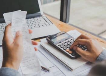 Idosos são isentos de 3 tipos de dívidas; entenda a Lei do Superendividamento 