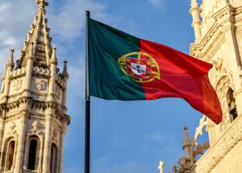 Portugal notificará mais de 4 mil imigrantes para que deixem o país; entenda 2 Portugal notificará mais de 4 mil imigrantes para que deixem o país; entenda