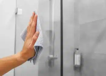 O que pode ser usado na limpeza do box do banheiro?