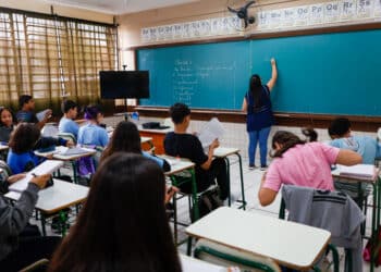 Certificação de conclusão do ensino médio voltará no Enem 2025; saiba para que serve o documento 12 Certificação de conclusão do ensino médio voltará no Enem 2025; veja para que serve o documento