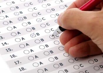 CNU 2025: Concurso oferecerá vagas com salários que variam entre R$ 4 mil e R$ 17 mil