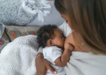 Auxílio Mães Solteiras: Benefício de R$ 1.200 vai realmente ser liberado em 2025?