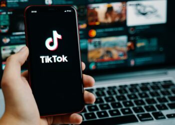 TikTok é multado em R$ 3,4 bilhões por transferência de dados de usuários 14 TikTok é multado em R$ 3,4 bilhões por transferência de dados de usuários