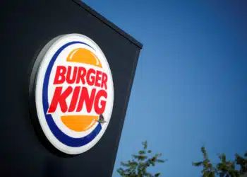Dia dos Namorados: Como funciona a promoção "Corno Drive-Thru" do Burguer King? 1 Dia dos Namorados: Como funciona a promoção "Corno Drive-Thru" do Burguer King?