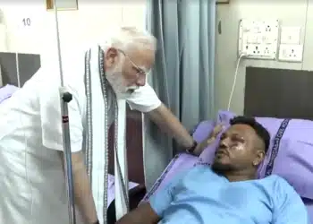 Sobrevivente de queda na índia reacende mistério dos assentos mais seguros em aviões