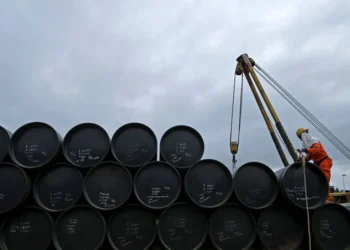 Preço do barril de petróleo despenca após decisão do Irã 10 Preço do barril de petróleo despenca após decisão do Irã